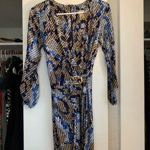 XS Cache, multicolored dress